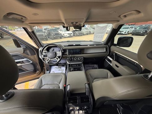Used 2020 Land Rover Defender 110 First Edition image 8