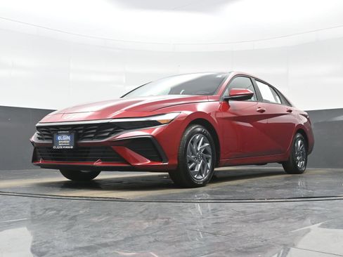 Certified 2025 Hyundai Elantra Blue image 25