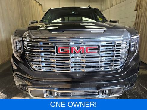 Used 2023 GMC Sierra 1500 Denali w/ Denali Reserve Package AWD/4WD image 3