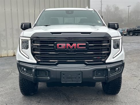 Used 2025 GMC Sierra 1500 AT4X image 3