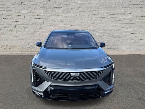 New 2026 Cadillac Optiq Luxury 2 image 2