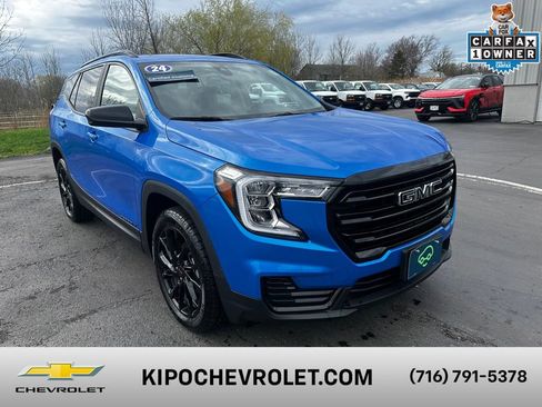 Certified 2024 GMC Terrain SLE w/ Driver Convenience Package image 1