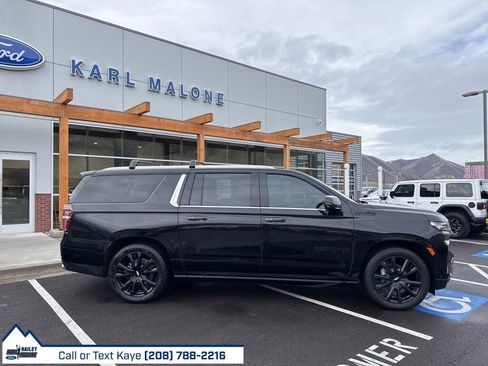 Used 2024 Chevrolet Suburban High Country w/ Advanced Technology Package image 12