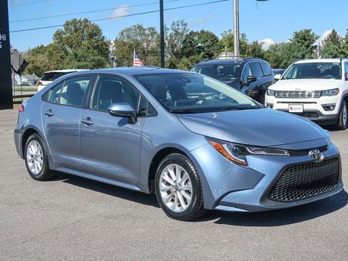 Used 2020 Toyota Corolla LE w/ LE Premium Package image 8