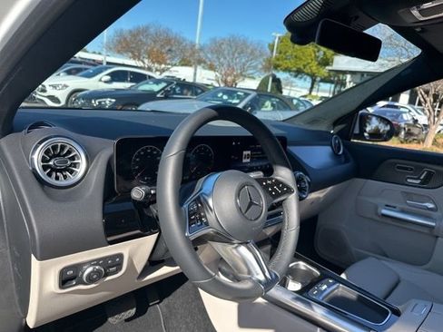 New 2025 Mercedes-Benz GLA 250 4MATIC image 13