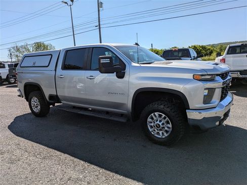 Used 2021 Chevrolet Silverado 2500 LT w/ Convenience Package AWD/4WD image 7