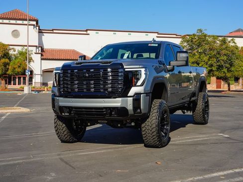 New 2026 GMC Sierra 2500 Denali w/ Denali Reserve Package AWD/4WD image 2