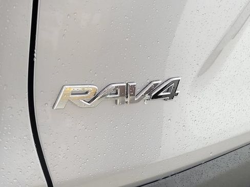 Used 2024 Toyota RAV4 XLE FWD image 9