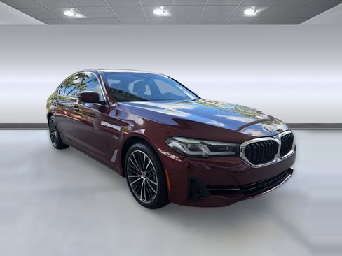 Used 2023 BMW 530e xDrive w/ Premium Package AWD/4WD image 7
