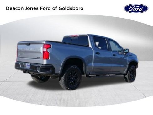 Used 2023 Chevrolet Silverado 1500 ZR2 image 3