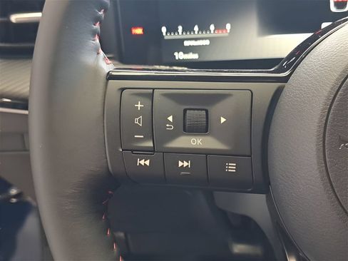 Certified 2025 Nissan Kicks SR FWD image 35