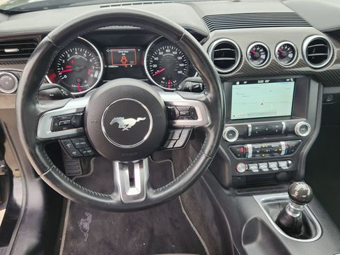 Used 2018 Ford Mustang GT Premium w/ GT Performance Package RWD image 29