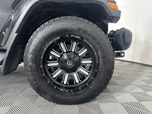 Used 2020 Jeep Gladiator Overland AWD/4WD image 21