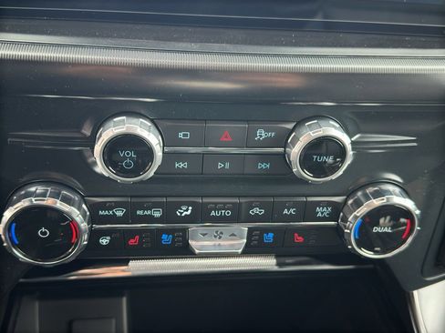 New 2025 Ford F150 Lariat w/ Equipment Group 501A Mid image 24