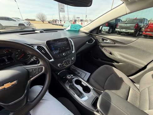 Used 2019 Chevrolet Malibu LT image 16