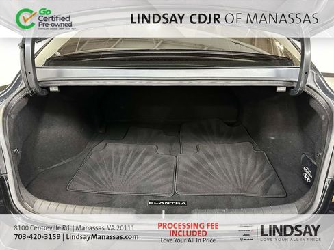 Used 2023 Hyundai Elantra SEL w/ Cargo Package FWD image 11