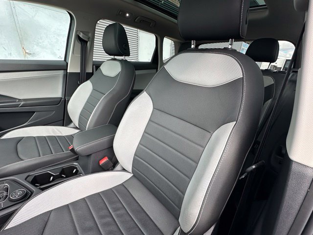 Certified 2023 Volkswagen Taos SEL AWD/4WD image 25