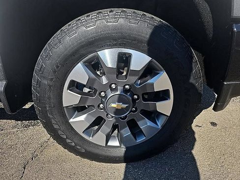 Used 2022 Chevrolet Silverado 2500 Custom w/ Custom Value Package AWD/4WD image 39
