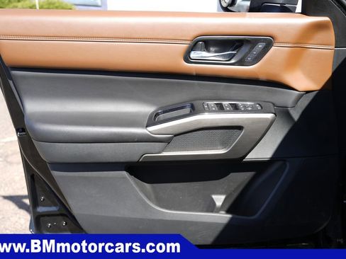 Used 2022 Nissan Pathfinder Platinum w/ Cargo Package AWD/4WD image 24