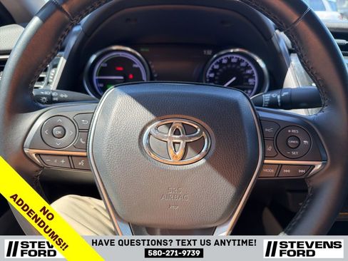 Used 2020 Toyota Camry XLE w/ Four Season Floor Mat Package image 21