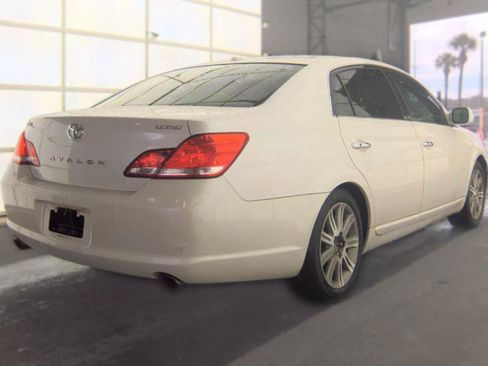 Used 2010 Toyota Avalon Limited FWD image 5