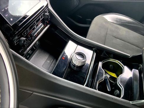 Used 2023 Jeep Grand Cherokee Altitude image 17