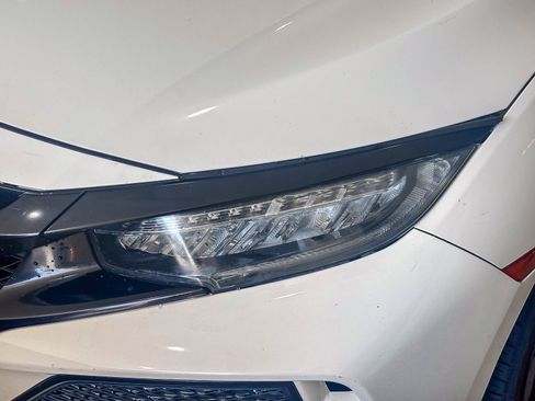 Used 2018 Honda Civic Type R image 9