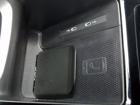 Used 2025 Volkswagen ID.4 Pro RWD image 23