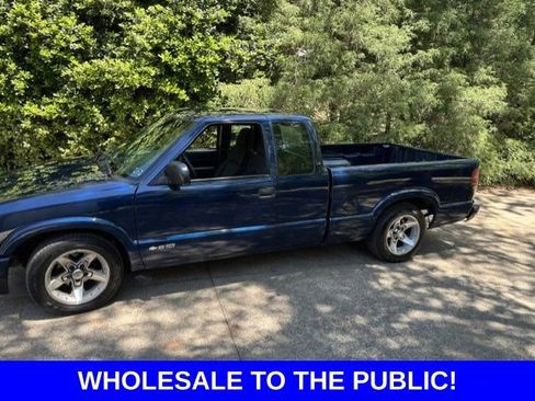 Used 2003 Chevrolet S10 Pickup LS w/ LS Preferred Equipment Group RWD image 4