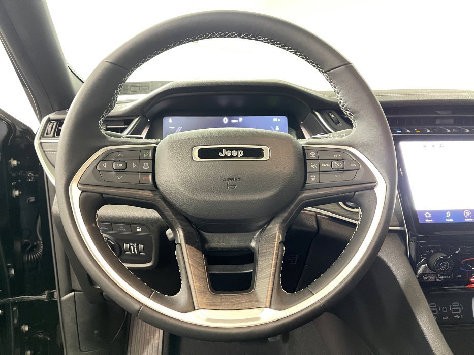 New 2024 Jeep Grand Cherokee Limited 4xe w/ Luxury Tech Group II AWD/4WD image 30