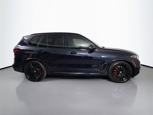 New 2026 BMW X5 xDrive40i w/ M Sport Package AWD/4WD image 4