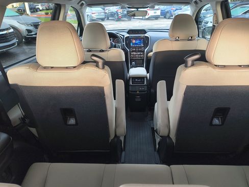 Used 2022 Subaru Ascent Premium w/ Convenience Package image 17