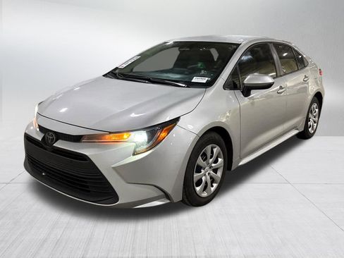 Used 2024 Toyota Corolla LE image 3