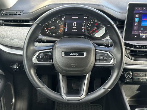 Used 2022 Jeep Compass Latitude w/ Sun and Sound Group AWD/4WD image 19