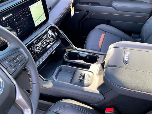 New 2026 GMC Sierra 2500 AT4 w/ AT4 Premium Plus Package AWD/4WD image 8