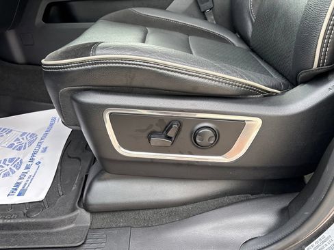 Used 2024 RAM 1500 Laramie AWD/4WD image 37