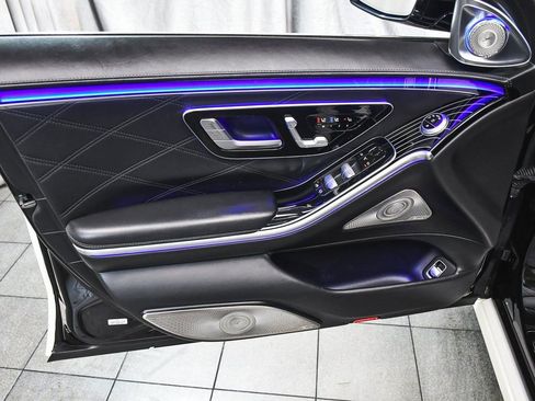Used 2021 Mercedes-Benz Maybach S 580 4MATIC image 9