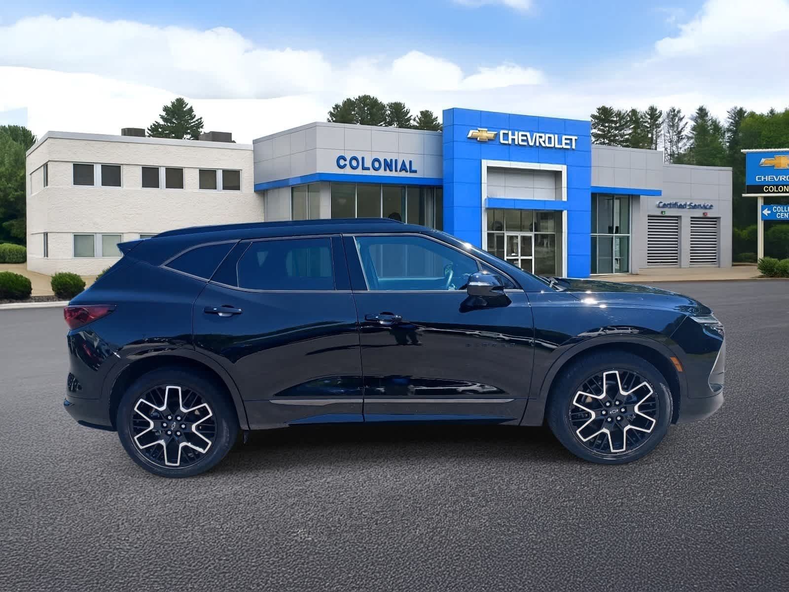 Used 2023 Chevrolet Blazer RS w/ Driver Confidence II Package AWD/4WD image 3