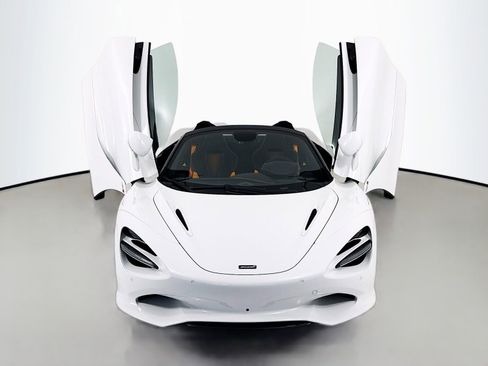 New 2026 McLaren 750S Spider RWD image 2
