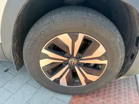 Used 2024 Volkswagen Atlas SE AWD/4WD image 15