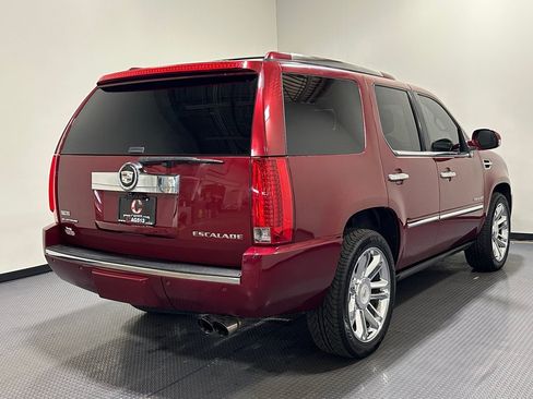 Used 2010 Cadillac Escalade Platinum AWD/4WD image 7