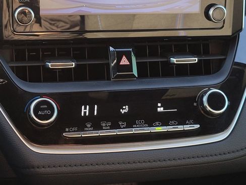 Used 2020 Toyota Corolla SE image 23