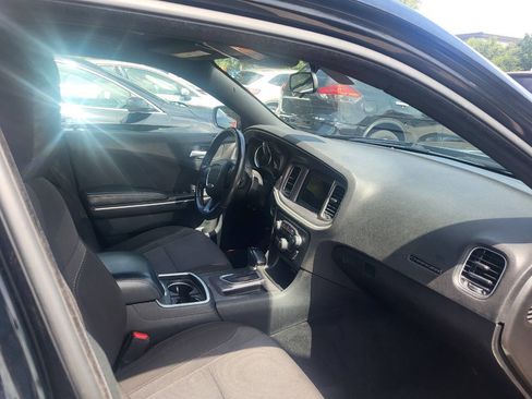 Used 2022 Dodge Charger SXT RWD image 8