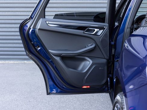 Certified 2026 Porsche Macan image 25