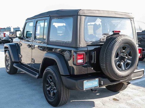 Used 2022 Jeep Wrangler Unlimited Sport image 8