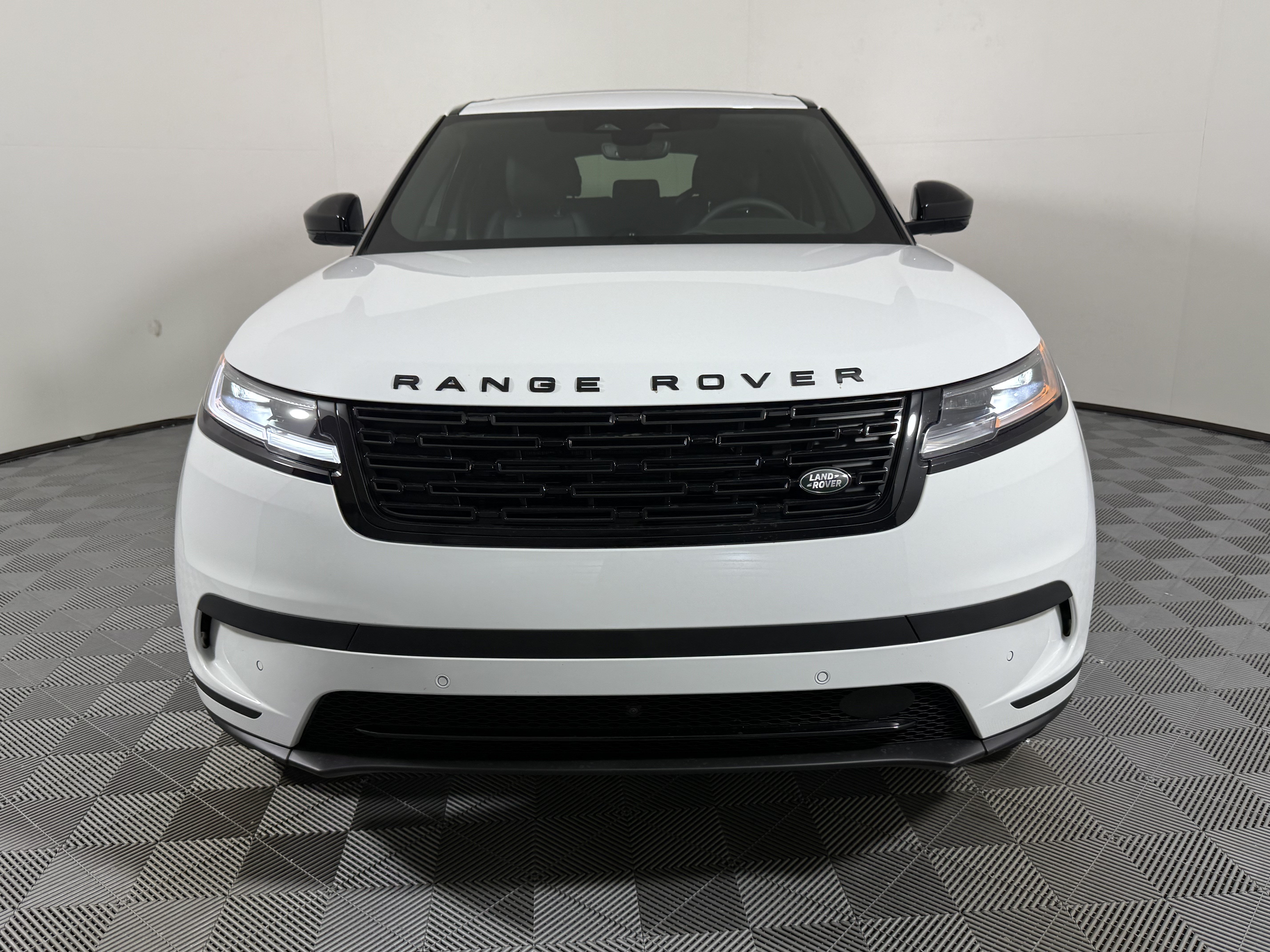 New 2026 Land Rover Range Rover Velar S AWD/4WD image 10