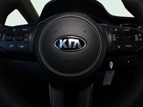 Used 2021 Kia Sedona LX image 34