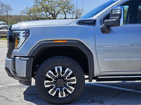New 2026 GMC Sierra 2500 Denali Ultimate image 6