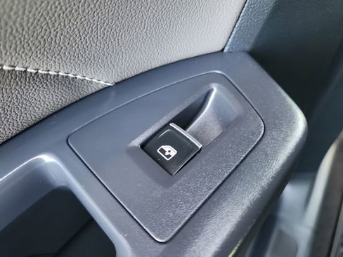 Used 2021 Volkswagen Atlas Cross Sport SE FWD image 11