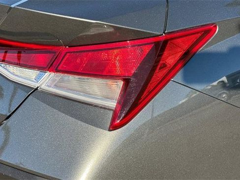 Certified 2025 Hyundai Elantra SE image 26